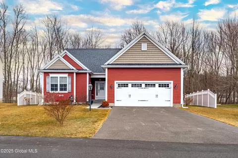 8 Hillard Ln, Latham, NY 12110