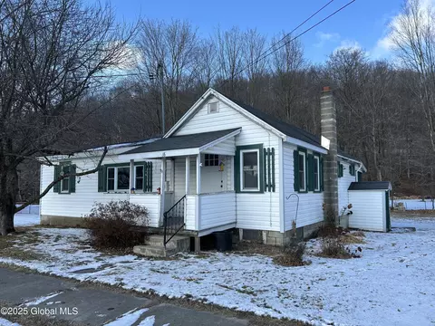 86 W Broadway, Salem, NY 12865
