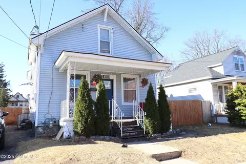 2328 William St, Schenectady, NY 12306