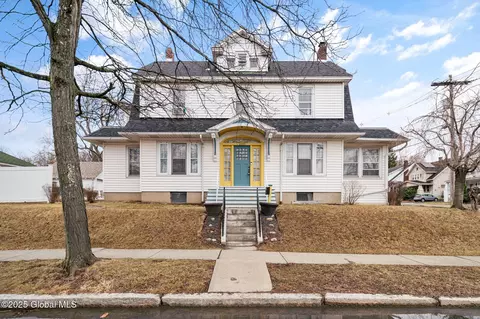 2500 15th St, Troy, NY 12180