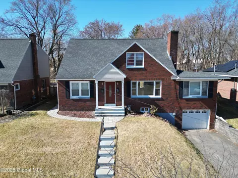 26 Marinello Ter, Albany, NY 12209