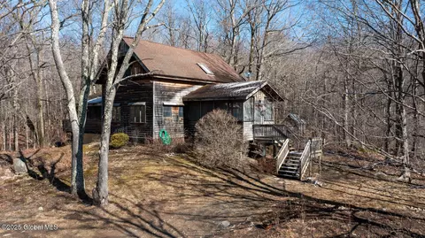 101 Old Rd, Cropseyville, NY 12052
