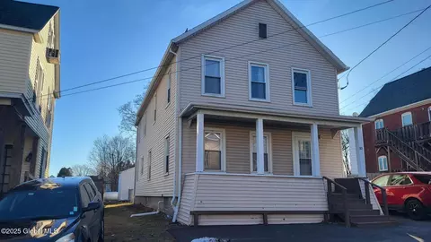 10 Champlain Ave, Mechanicville, NY 12118