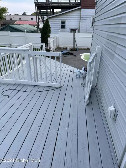 14 Elbert St, Schenectady, NY 12304 photo 4