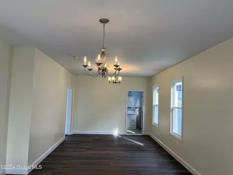 14 Elbert St, Schenectady, NY 12304 photo 6