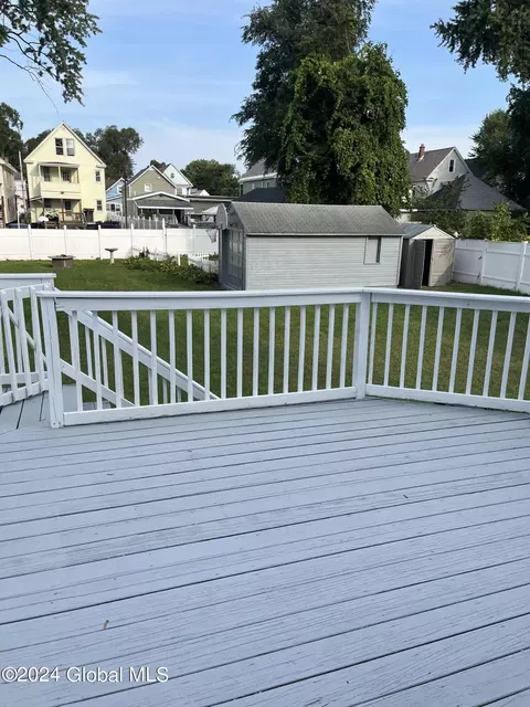 14 Elbert St, Schenectady, NY 12304 photo 3
