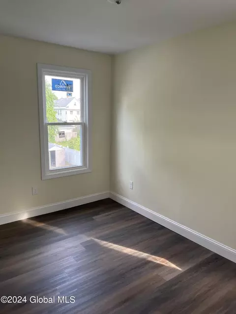 14 Elbert St, Schenectady, NY 12304 photo 22