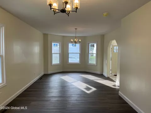 14 Elbert St, Schenectady, NY 12304 photo 7