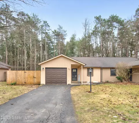 52 Wake Robin Rd, Malta, NY 12020