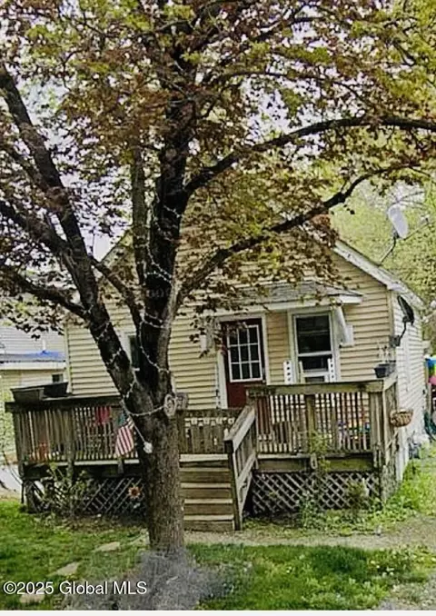 1024 2nd Ave, Troy, NY 12180