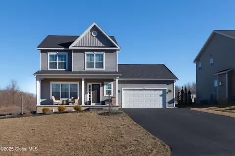 1 Wyatts Cir, Rensselaer, NY 12144