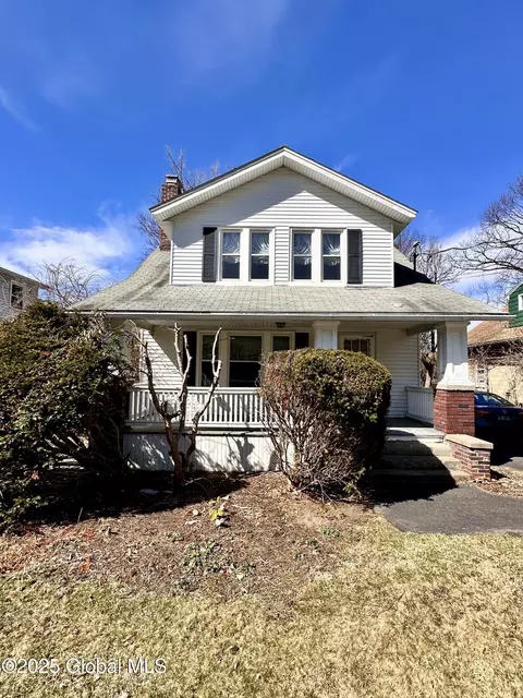 11 Middlesex Rd, East Greenbush, NY 12061