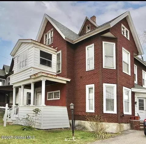 161 Market St, Amsterdam, NY 12010