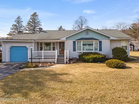 2351 N Old Post Rd, Castleton On Hudson, NY 12033