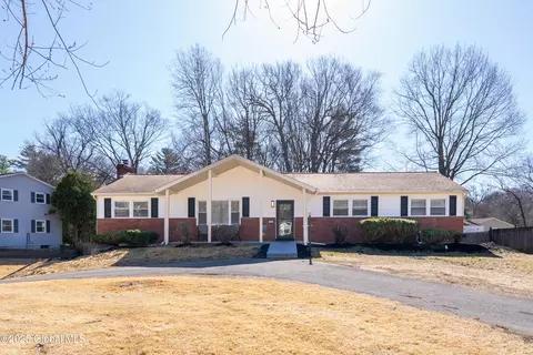 4 N Rdg, Ballston Lake, NY 12019