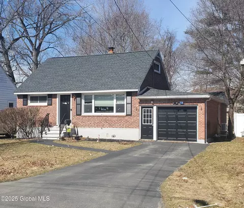 2139 Robinwood Ave, Schenectady, NY 12306 photo 21