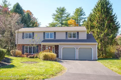 44 Grantwood Rd, Delmar, NY 12054