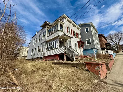 70 Wall St, Amsterdam, NY 12010