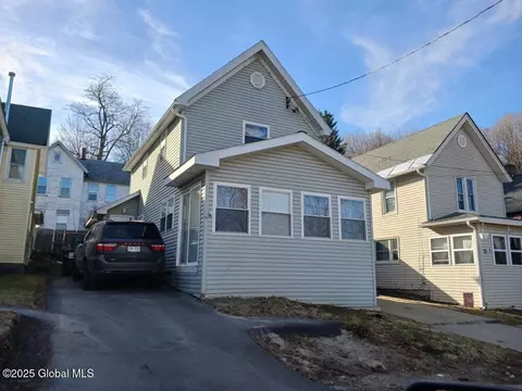 53 Mckinley Pl, Gloversville, NY 12078