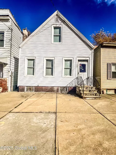 487 2nd St, Albany, NY 12206
