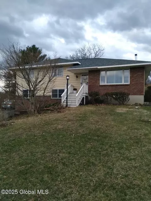 1 Valley View Dr, Troy, NY 12180