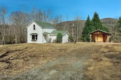 58 Maple Ave, Hunter, NY 12442