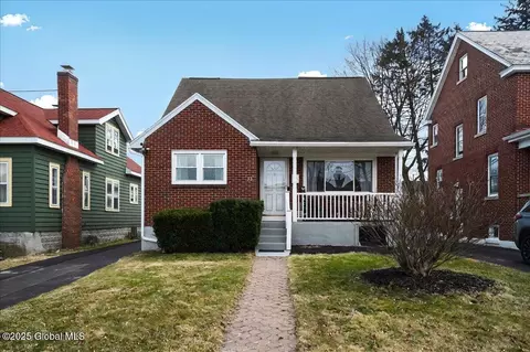 13 Clayton Pl, Albany, NY 12209