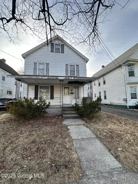43 Pulver Ave, Ravena, NY 12143