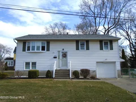114 Chiswell Rd, Schenectady, NY 12304