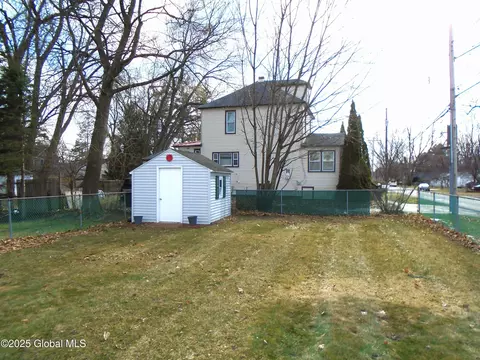 114 Chiswell Rd, Schenectady, NY 12304 photo 5