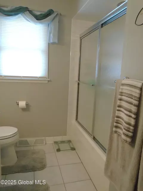 114 Chiswell Rd, Schenectady, NY 12304 photo 29