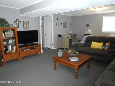 114 Chiswell Rd, Schenectady, NY 12304 photo 39