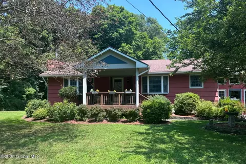 26 Cone Pl, Leeds, NY 12451