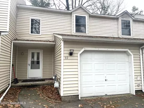 89 Deer Run Dr, Ballston Spa, NY 12020