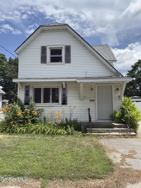 3144 N Thompson St, Schenectady, NY 12306