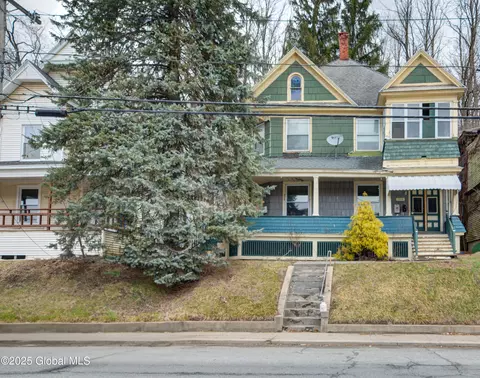 314 E Main St, Amsterdam, NY 12010