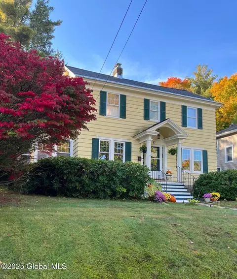 87 Mcmaster St, Ballston Spa, NY 12020