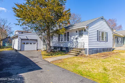22 Vista Ave, Latham, NY 12110
