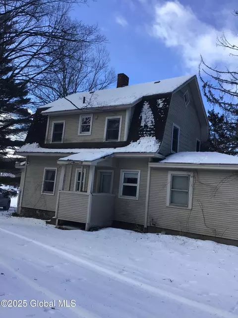 546-548 Maple Ave, Saratoga, NY 12866