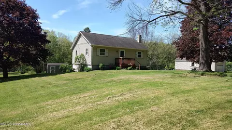 47 Ruggles Rd, Saratoga Springs, NY 12866