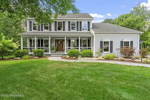 7 Settlers Rdg S, Malta, NY 12020