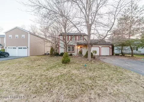 8244 Coconut Tree Dr, Liverpool, NY 13090