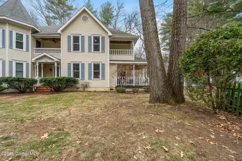 20 Vallera Rd, Saratoga Springs, NY 12866