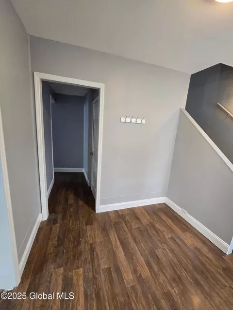 722 Mason St, Schenectady, NY 12308 photo 4