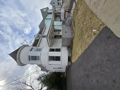 722 Mason St, Schenectady, NY 12308