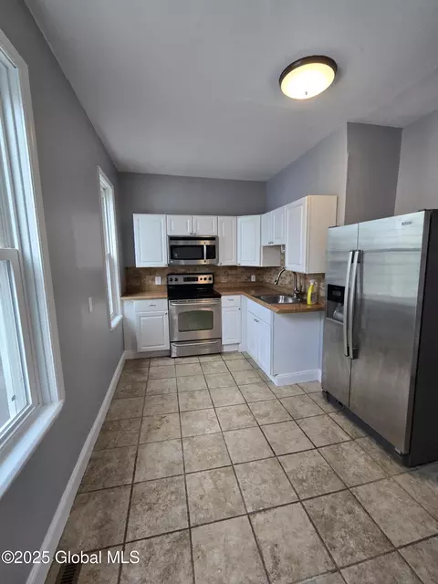 722 Mason St, Schenectady, NY 12308 photo 9