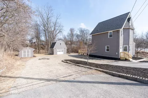 27 Sand Creek Rd, Albany, NY 12205