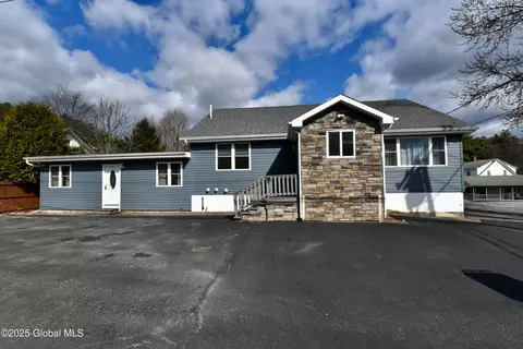 8 Birch Ave, Lake George, NY 12845