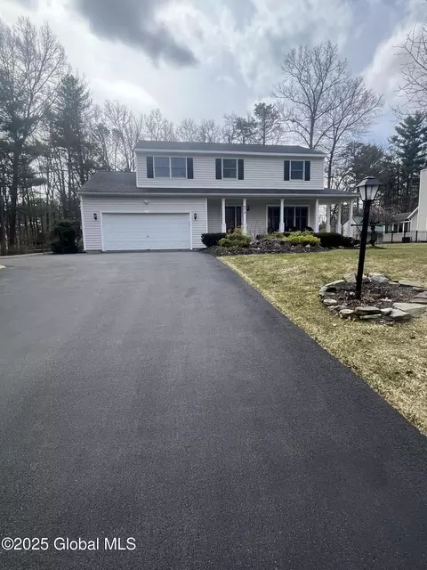 572 Acland Blvd, Ballston Spa, NY 12020