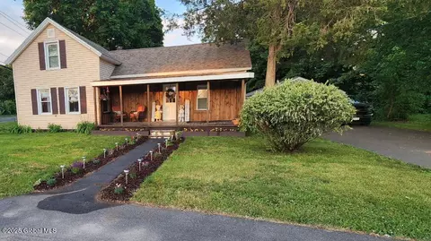 46 Quarry Crossing St, Hudson Falls, NY 12839